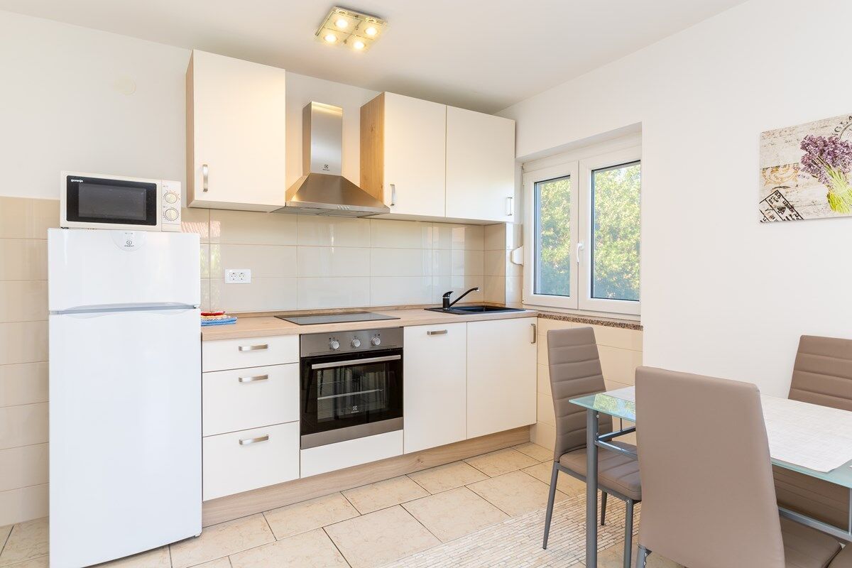 雪櫃、微波爐、爐具、洗碗機