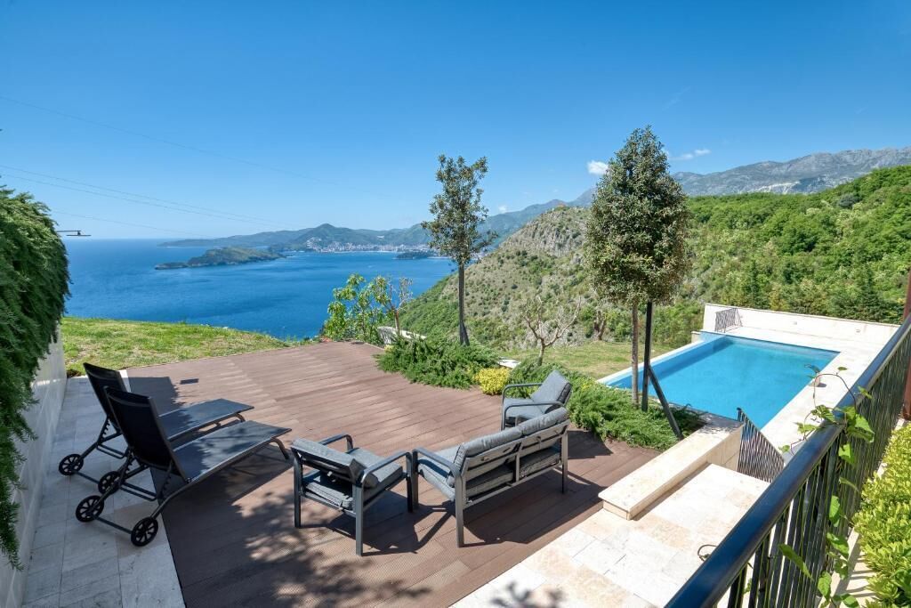 Premium Apartment, Sea View | Living area