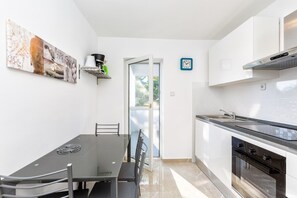 Fridge, microwave, stovetop, dishwasher - Apartments Murenc (73888-A2) - Medulin (Medulin)