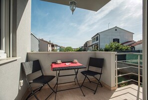 Outdoor dining - Apartments Elviana (73916-A1) - Pula (Pula)