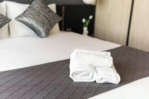 Egyptian cotton sheets, premium bedding, down duvets - Vertex Luxstay Zenity Dmension Residence (Cau Ong Lanh)