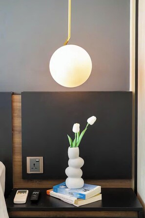 Basic-Zimmer, 1 Schlafzimmer, Zutritt zur Club Lounge, Stadtblick | Bettwäsche aus ägyptischer Baumwolle, hochwertige Bettwaren