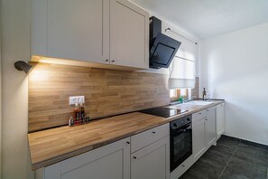 Fridge, microwave, stovetop, dishwasher - House Ulika (73953-K1) - Pula (Pula)