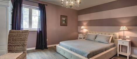 4 bedrooms, internet, bed sheets