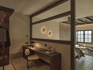 Interior - The Signature suite with indoor Jacuzzi by Oreno (Tsepelovo)