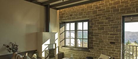 TV, fireplace, offices