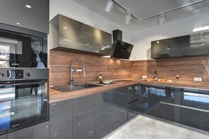 Fridge, microwave, stovetop, dishwasher - Villa Orion - Private Heated Pool, Sauna & Jacuzzi (74027-K1) - Rovinj (Rovinj)