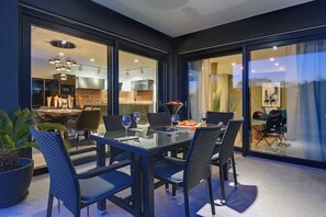 Outdoor dining - Villa Orion - Private Heated Pool, Sauna & Jacuzzi (74027-K1) - Rovinj (Rovinj)