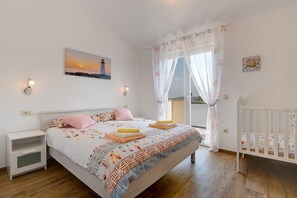4 bedrooms, Internet, bed sheets - House Veronika (74028-K1) - Vinkuran (Vinkuran)