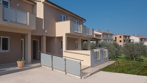 Esterni