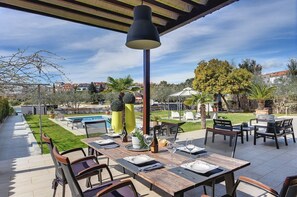 Outdoor dining - Villa Contessa Del Mar (74042-K1) - Pjescana Uvala (Pjescana Uvala)