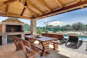 Outdoor dining - Apartments Jela (74067-K1) - Medulin (Medulin)