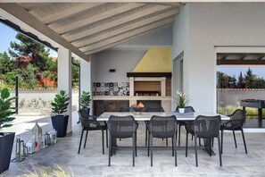 Outdoor dining - Villa Dream (74094-K1) - Premantura (Premantura)