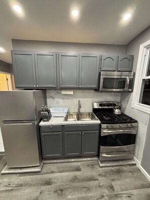 Private kitchen - The Loft 2 Bedroom apartment (Newark)