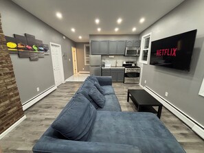 Living area - The Loft 2 Bedroom apartment (Newark)