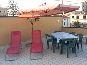 Outdoor dining - 'Zaleuco' mit Terrasse by Interhome (Locri)