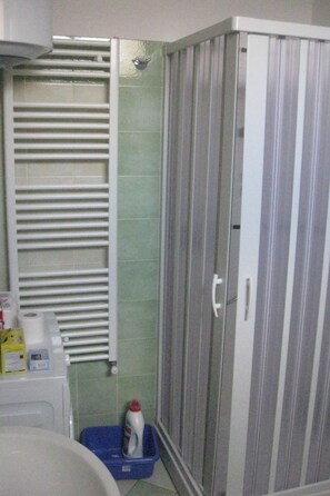 Towels - 'Zaleuco' mit Terrasse by Interhome (Locri)