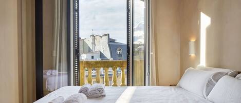 Een strijkplank/strijkijzer, gratis wifi, beddengoed