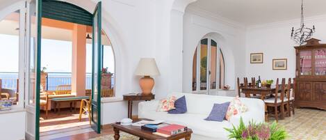 Televisión, chimenea