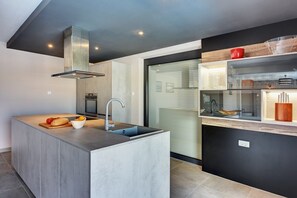 Coffee/tea maker, fridge, oven, stovetop - Villa Christine (74182-K1) - Valbandon (Valbandon)