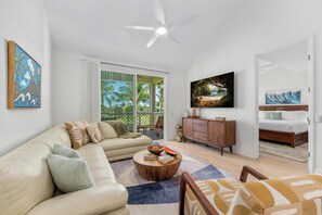 TV - Newly Remodeled in 2025 and Hilton Pass/Golf Discounts!  J33 Fairways at Waikolo (Waikoloa Beach Resort)