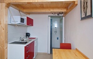 Coffee/tea maker, fridge, microwave, stovetop - Apartments Orbanin (74194-A3) - Pula (Pula)