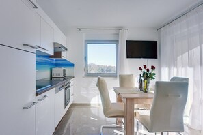 Fridge, microwave, oven, stovetop - Apartment Zoran (74195-A1) - Medulin (Medulin)