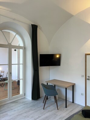 Standard Double Room, City View | Desk, soundproofing, free WiFi - 24-7 Apartment Passau (Passau)