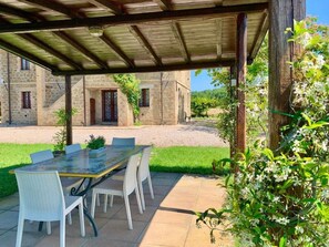 Outdoor dining - Die Maulbeerbäume auf dem Bauernhof by Interhome (Torgiano)