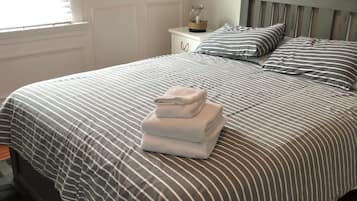 1 chambre, fer et planche à repasser, Wi-Fi, draps fournis