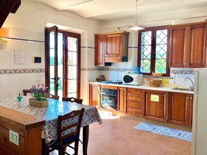 Refrigerador, microondas, horno y lavavajillas 