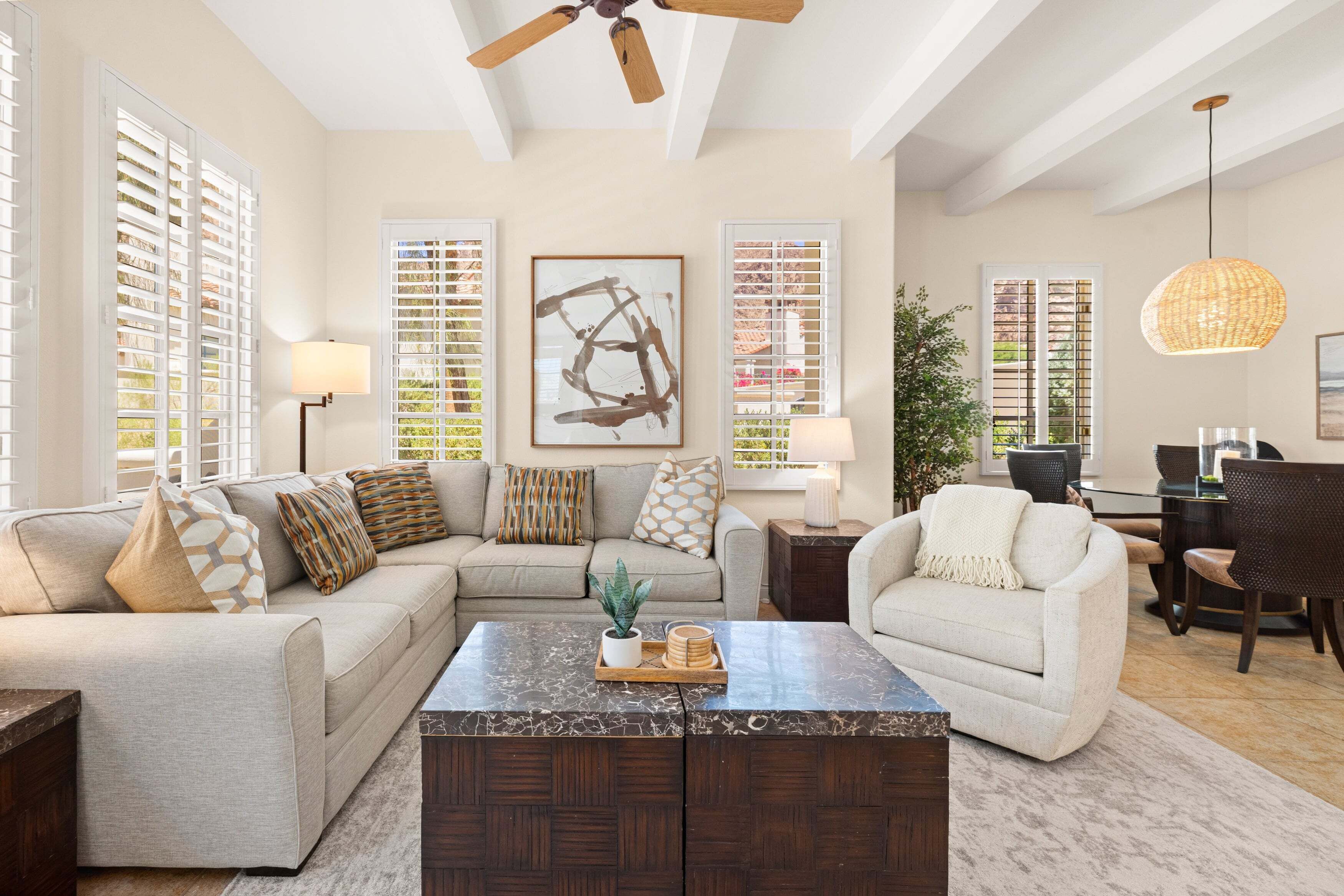 Smart TV, fireplace