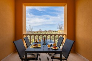 Outdoor dining - Apartments Sunset (74202-A5) - Vodnjan (Vodnjan)