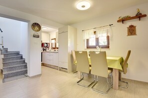 Fridge, microwave, oven, stovetop - House Sandi (74203-K1) - Pula (Pula)