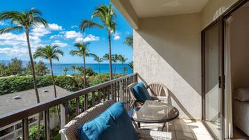 Apartment, 1 King-Bett und Schlafsofa, Balkon, Meerblick (Kihei Akahi C-608) | Ausblick vom Zimmer