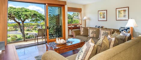 Bloc d'apartaments, diversos llits, balcó, vistes a l'oceà (Wailea Elua Village 805) | Sala d'estar