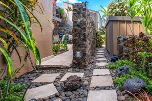 Exterior detail - Wailea Elua 805 - 3-bedroom Ocean View Luxury Condo in the Heart of Wailea, Maui (Kihei)