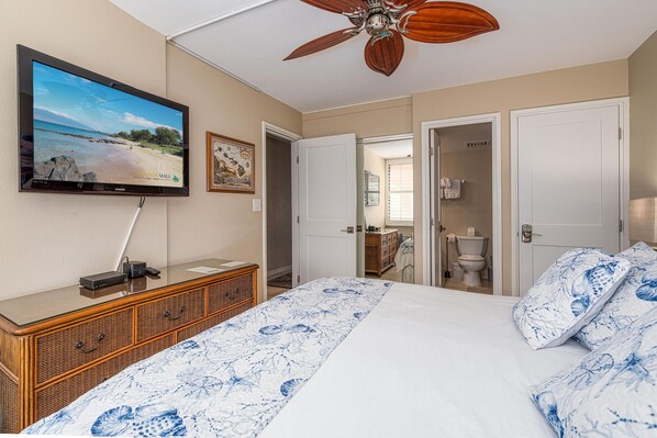 1 bedroom, individually decorated, individually furnished, bed sheets - Kamaole Sands 5-303 - Contemporary, Ocean Views, Prime Courtyard Location, AC (Kihei)