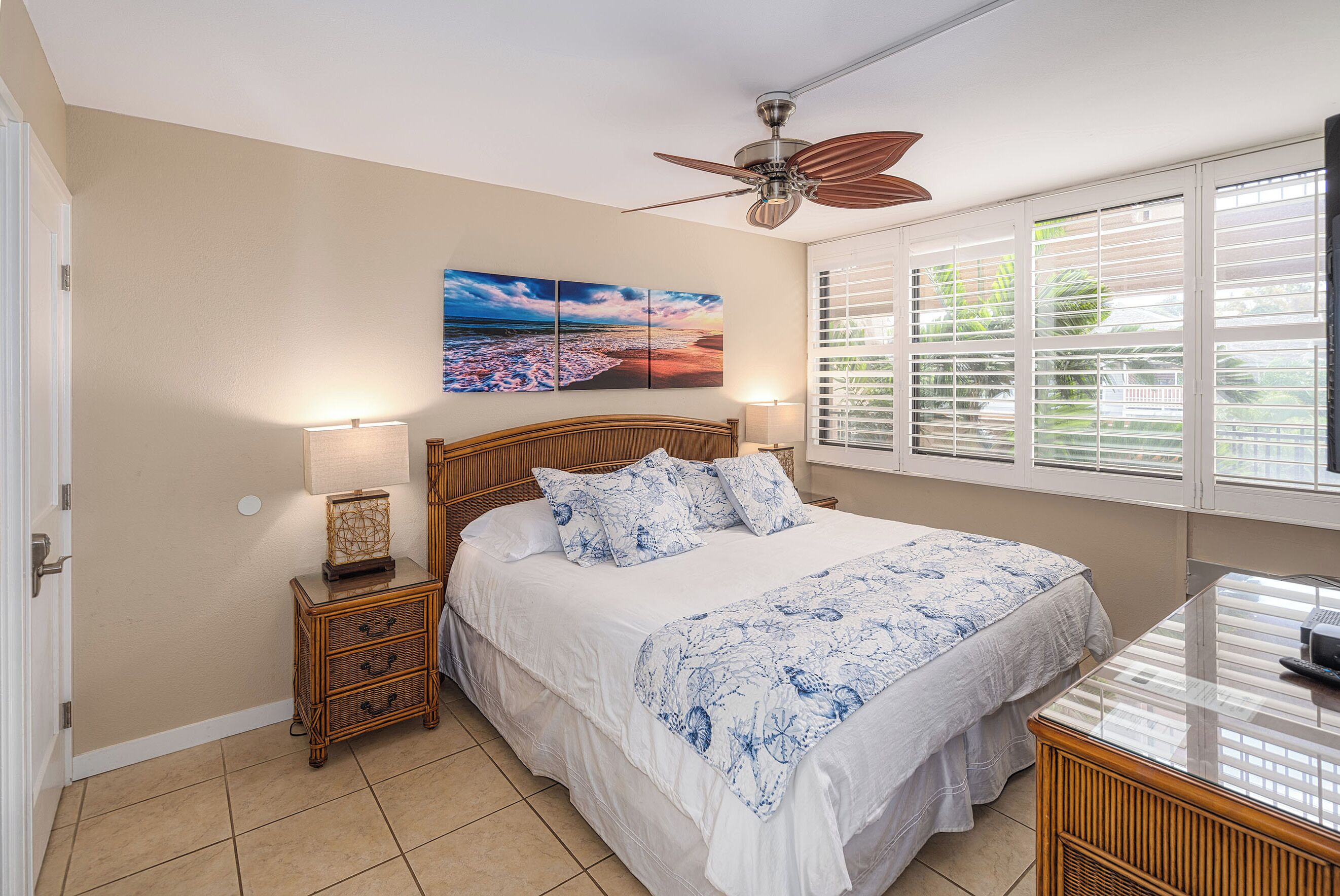 Lejlighed - 1 kingsize-seng med sovesofa - balkon - udsigt til have (Kamaole Sands 5-303) | 1 soveværelse, individuelt design, individuel indretning, sengetøj