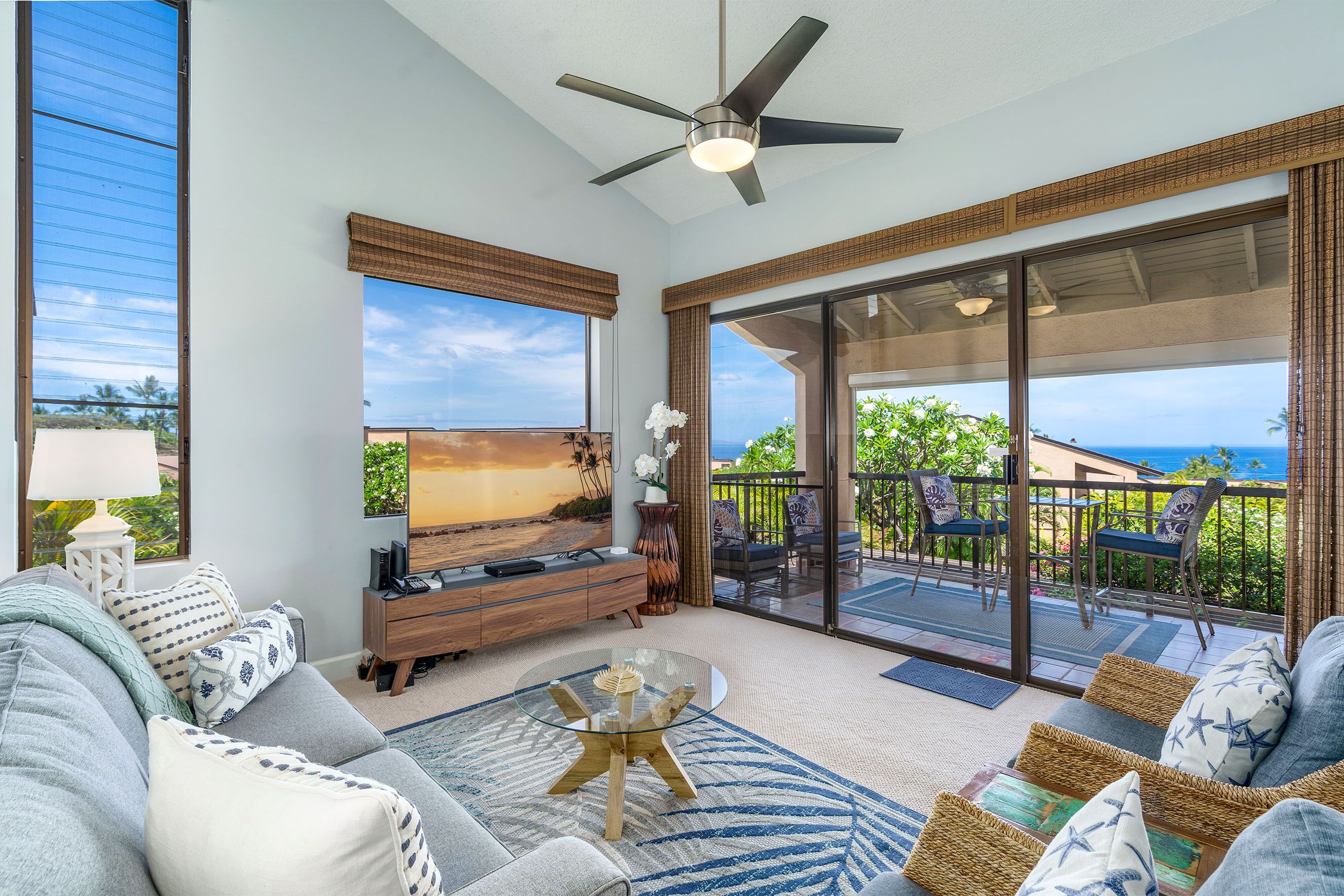 Appartement, 1 kingsize bed met slaapbank, balkon, uitzicht op zee (Wailea Ekahi 39E) | Woonruimte