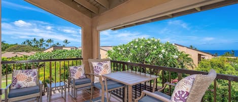 Appart'hôtel, 1 très grand lit et 1 canapé-lit, balcon, vue océan (Wailea Ekahi 39E) | Restauration extérieure