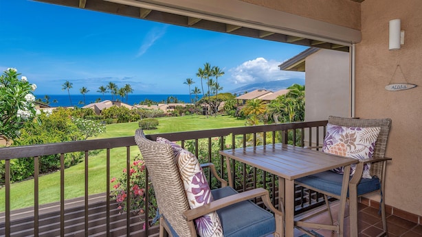 คอนโด, เตียงคิงไซส์ 1 เตียง และโซฟาเบด, ระเบียง, วิวทะเล (Wailea Ekahi 39E) | รับประทานอาหารกลางแจ้ง