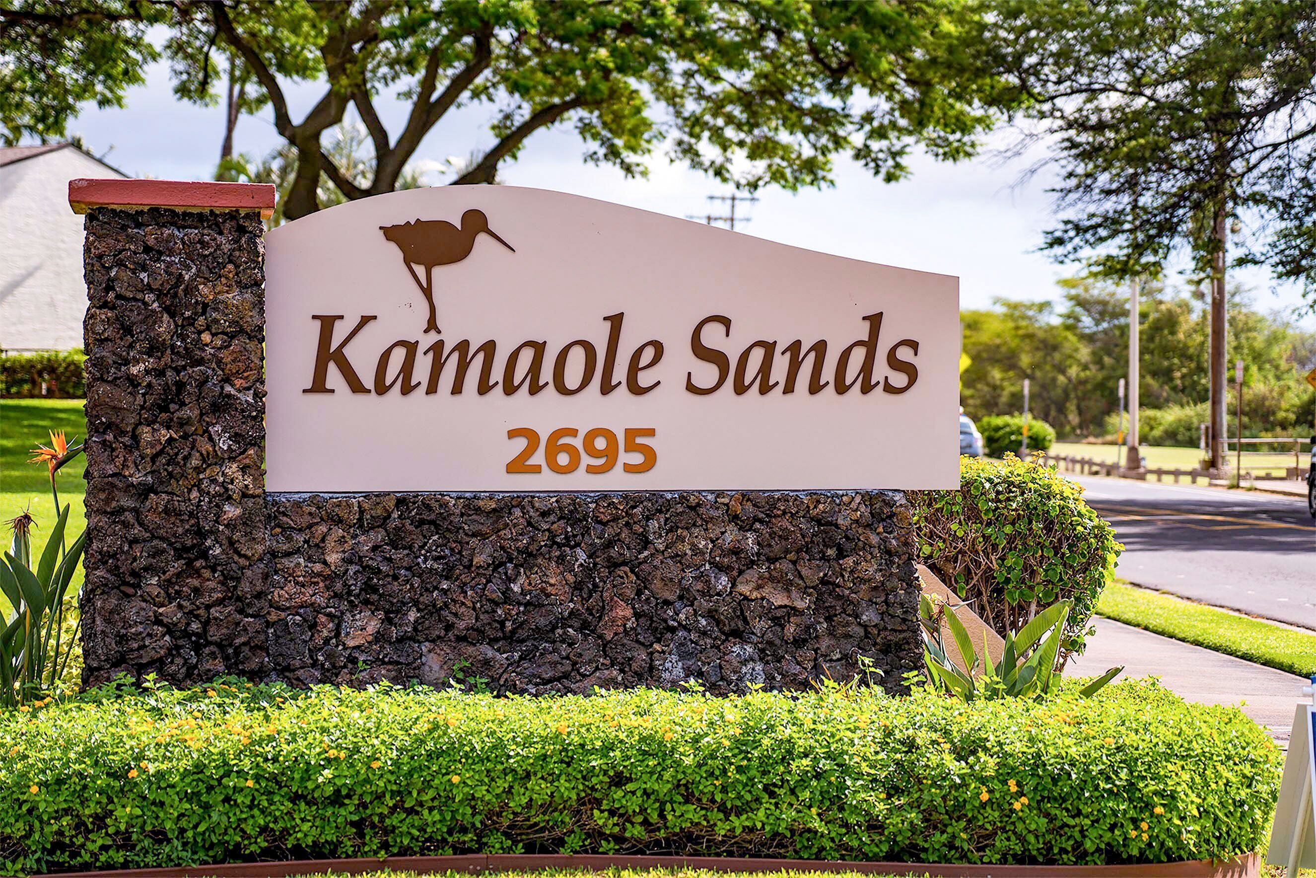 Un letrero de Kamaole Sands con el número 2695.