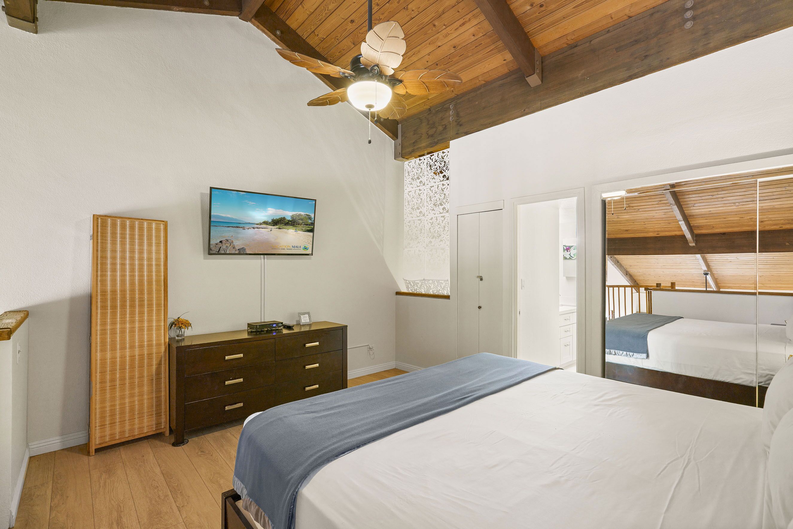 Leilighet, flere senger, balkong, havutsikt (Kamaole Sands 4-409) | 2 soverom, individuelt dekorert, individuelt innredet og sengetøy