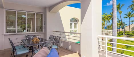 Condo, 1 cama King e sofá-cama, sacada, vista para o oceano (The Palms at Wailea 702) | Opções para refeição ao ar livre
