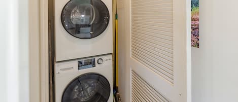 Appart'hôtel, 1 très grand lit et 1 canapé-lit, balcon, vue océan (The Palms at Wailea 702) | Blanchisserie