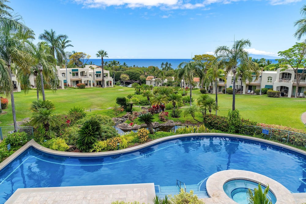 New! Palms 702 - Romantic Retreat - Split AC in Bedroom - Open-air Living Area - Molokini Island, HI