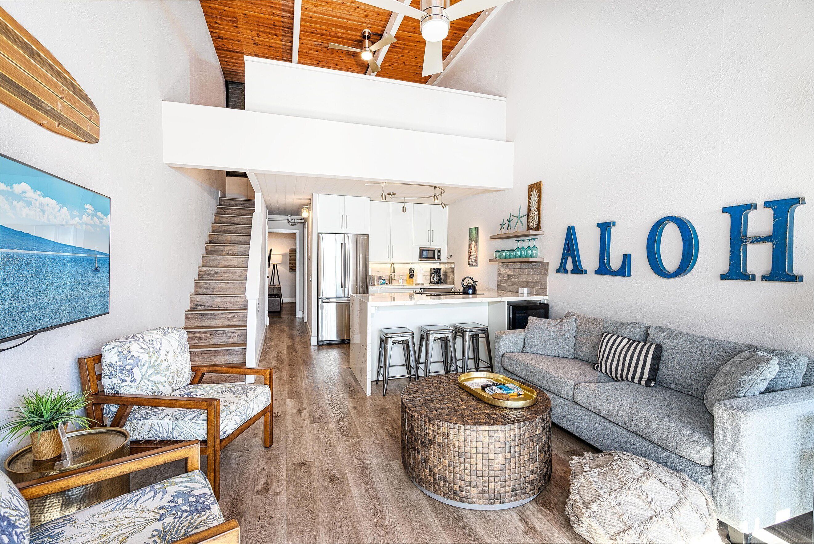 Condo, várias camas, sacada, vista para o oceano (Maalaea Banyans 411) | Área de estar