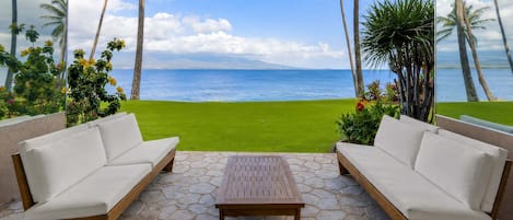 Condo, varias camas, balcón, vista al océano (Lauloa 106) | Terraza o patio