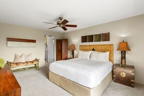 公寓, 1 张特大床, 阳台, 海洋景观 (Wailea Elua Village 204) | 1 多间卧室、特色装修、特色家居、床 单